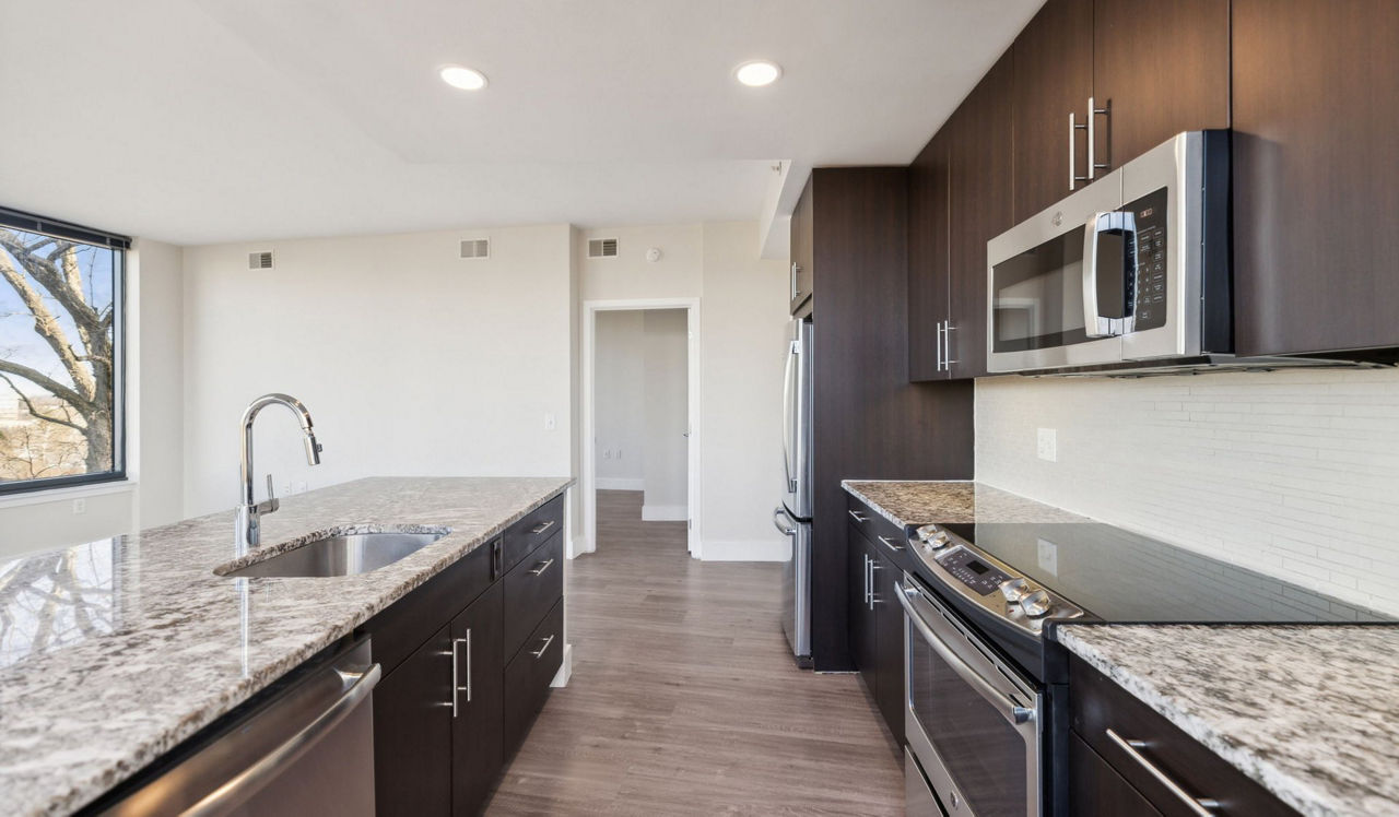 Flats 8300 - Bethesda, MD - Kitchen