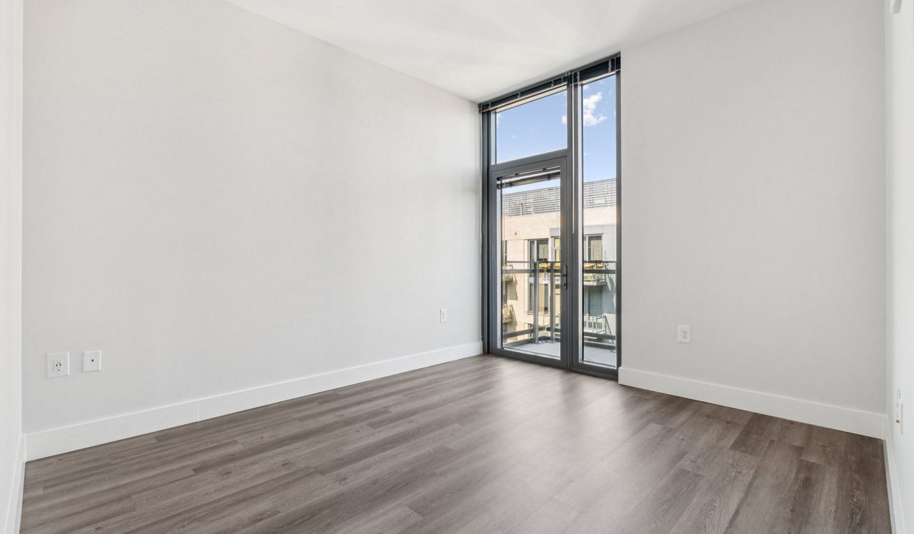 Flats 8300 - Bethesda, MD - Bedroom