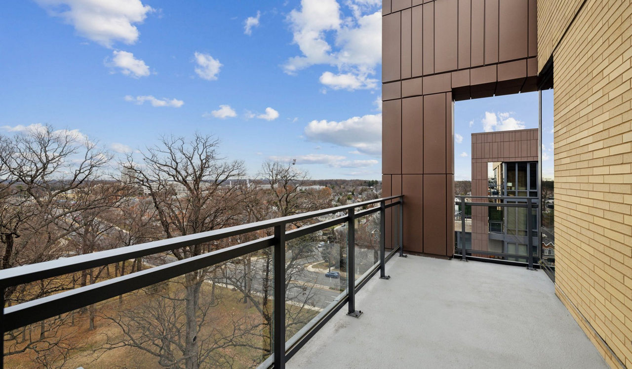 Flats 8300 - Bethesda, MD - Balcony