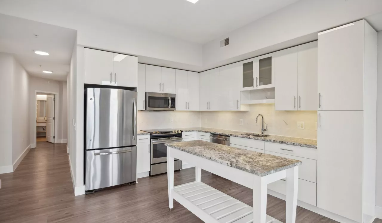 Flats 8300 - Bethesda, MD - Kitchen