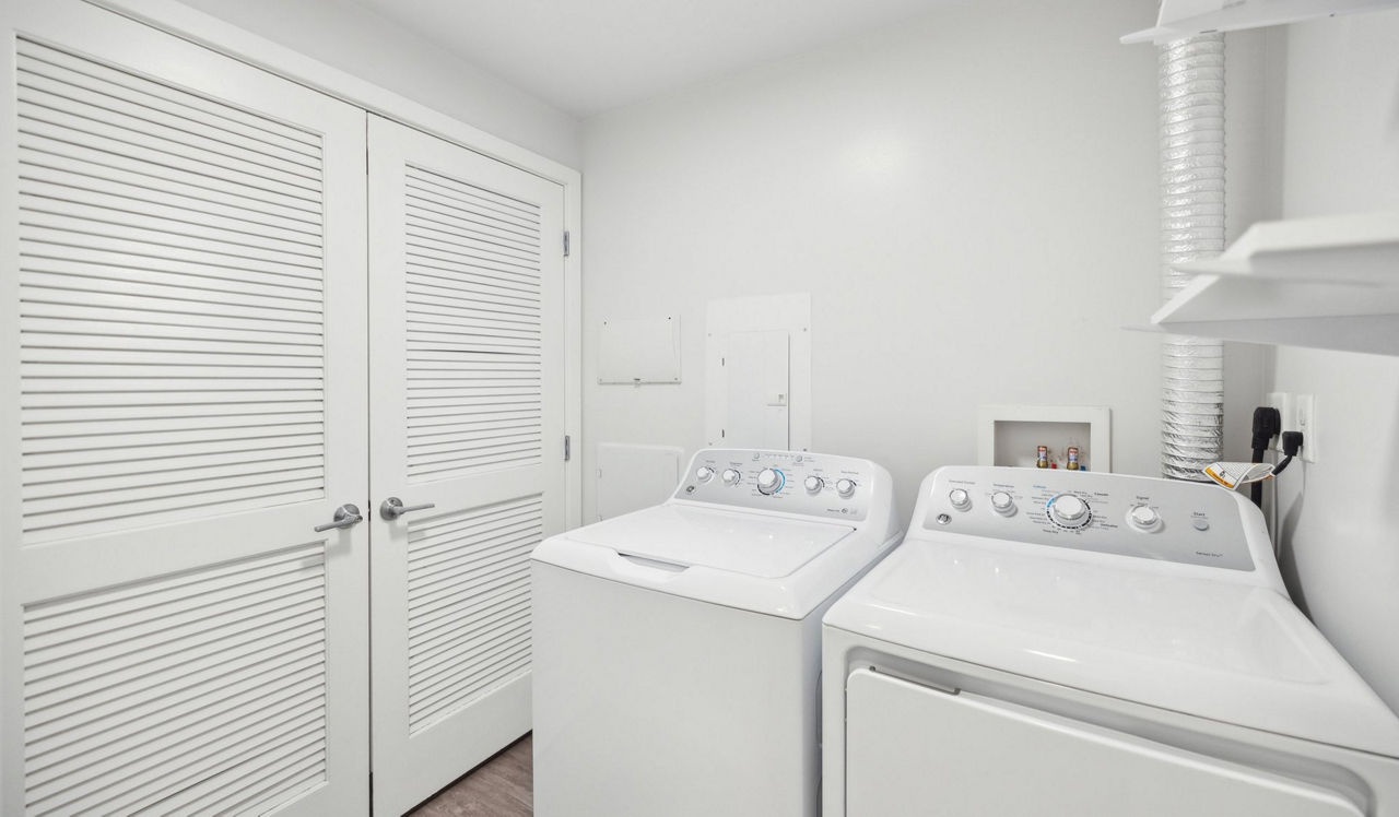 Flats 8300 - Bethesda, MD - laundry