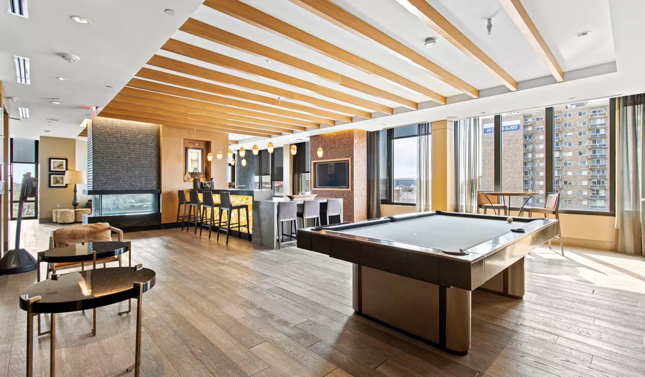 Flats 8300 - Bethesda, MD - lounge