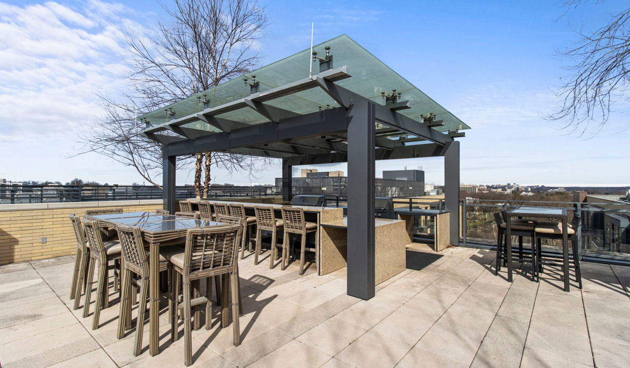 Flats 8300 - Bethesda, MD - rooftop