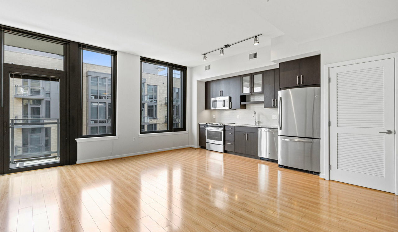 Flats 8300 - Bethesda, MD - Kitchen