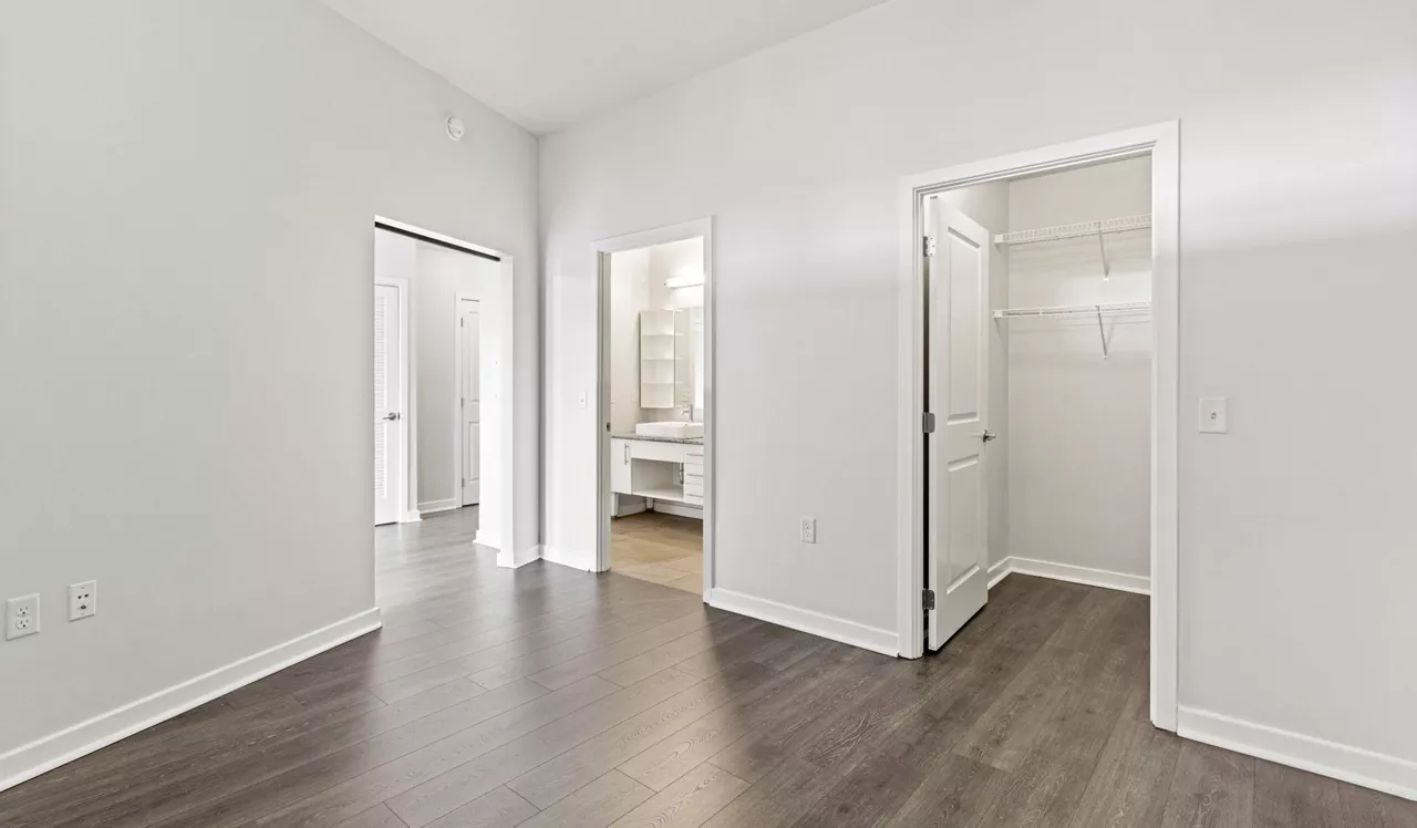 Flats 8300 - Bethesda, MD - Bedroom