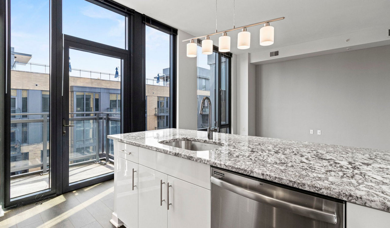 Flats 8300 - Bethesda, MD - Kitchen