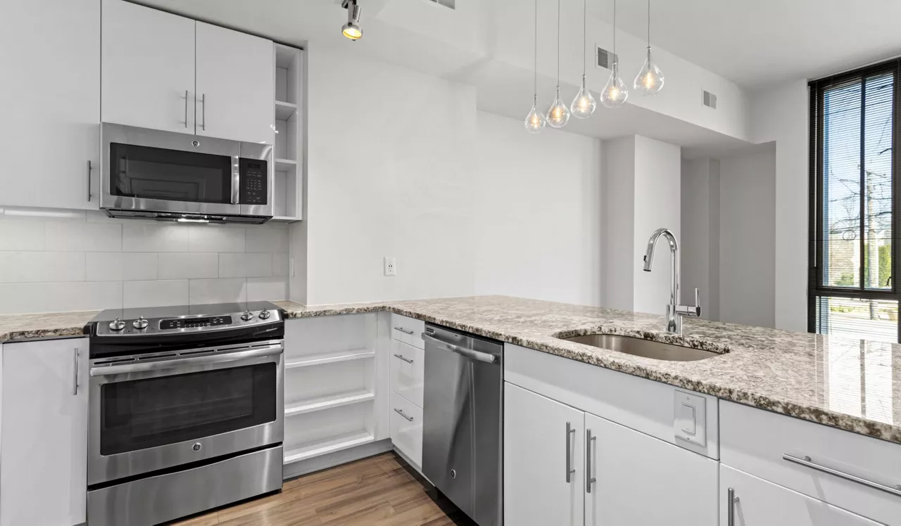 Flats 8300 - Bethesda, MD - Kitchen