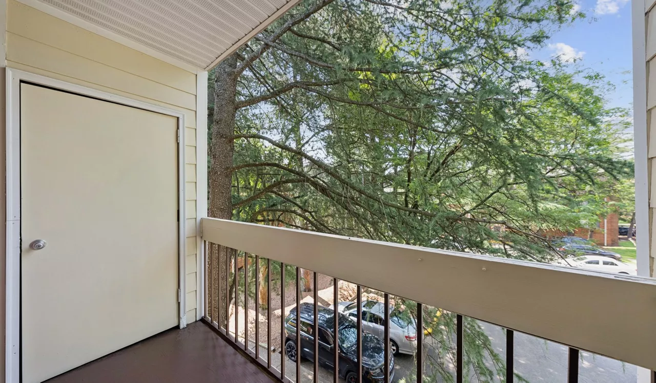 Foxchase - Alexandria, VA - Balcony