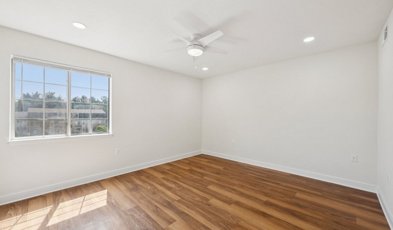 Foxchase - Alexandria, VA - Bedroom