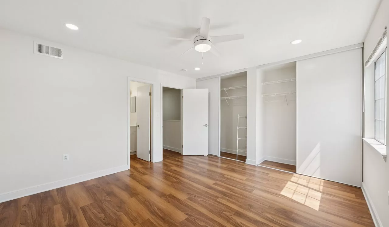 Foxchase - Alexandria, VA - Bedroom