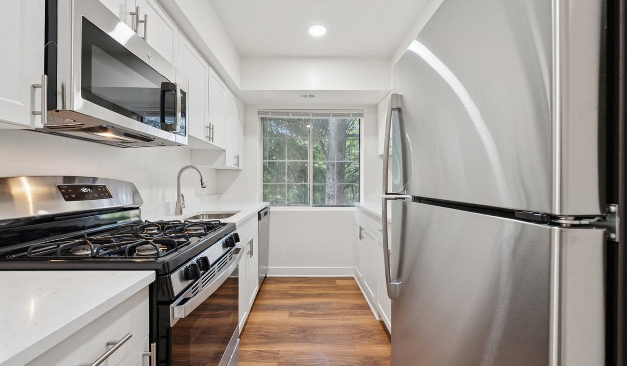 Foxchase - Alexandria, VA - Kitchen