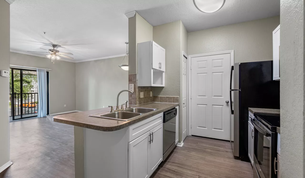 Verandahs of Brighton Bay - St. Petersburg, FL - Kitchen