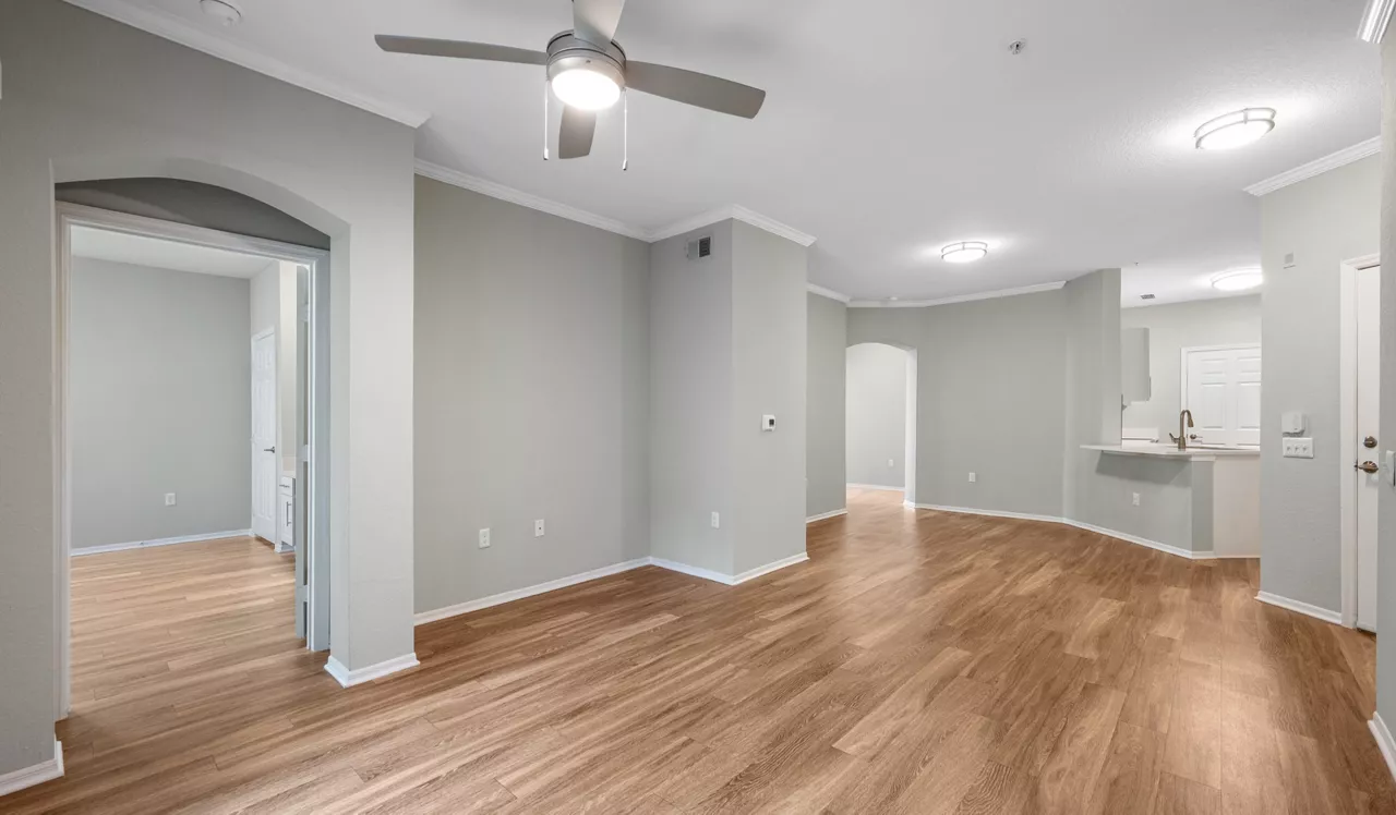 Verandahs of Brighton Bay - St. Petersburg, FL - Living Room