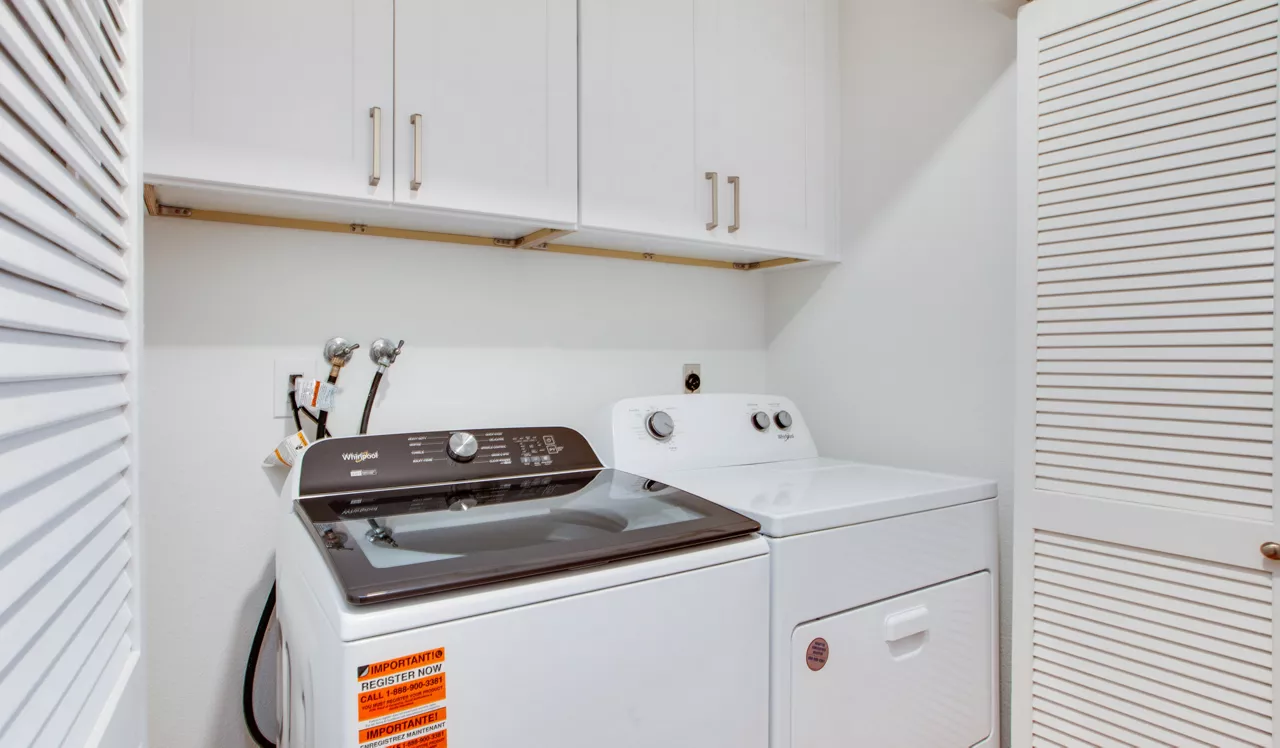 HillCreste Apartments - Los Angeles - Laundry