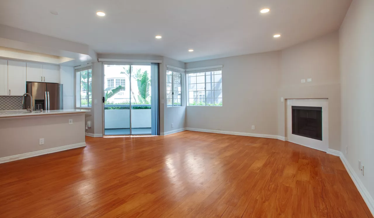 HillCreste Apartments - Los Angeles, CA - Living Room