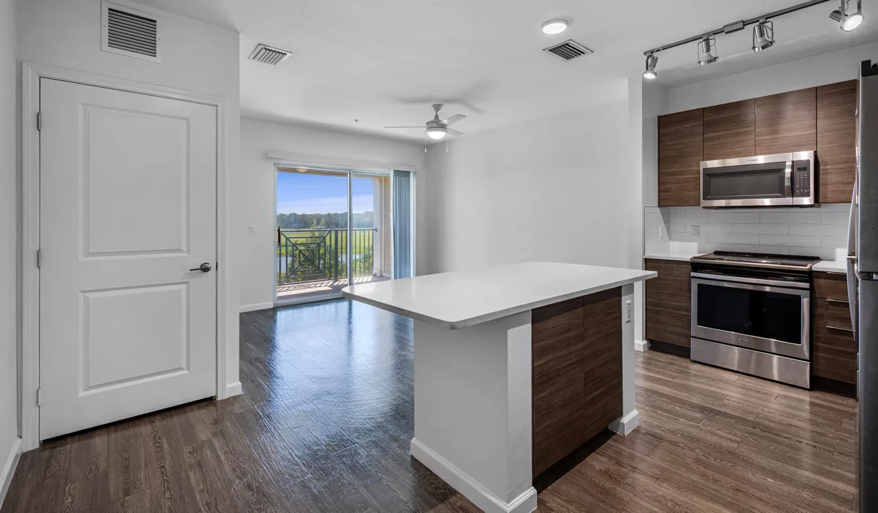Horizon at Wiregrass Ranch - Wesley Chapel, FL - Kitchen