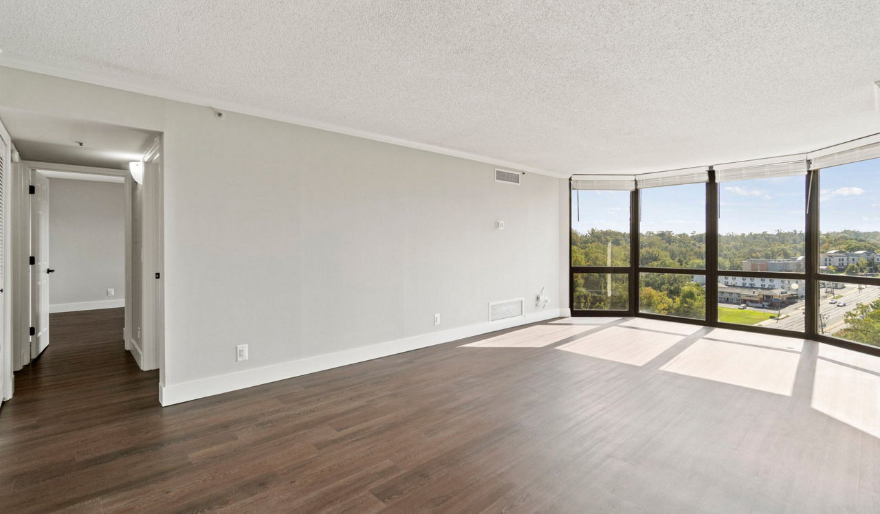 Huntington Gateway - Alexandria, VA - Living Room