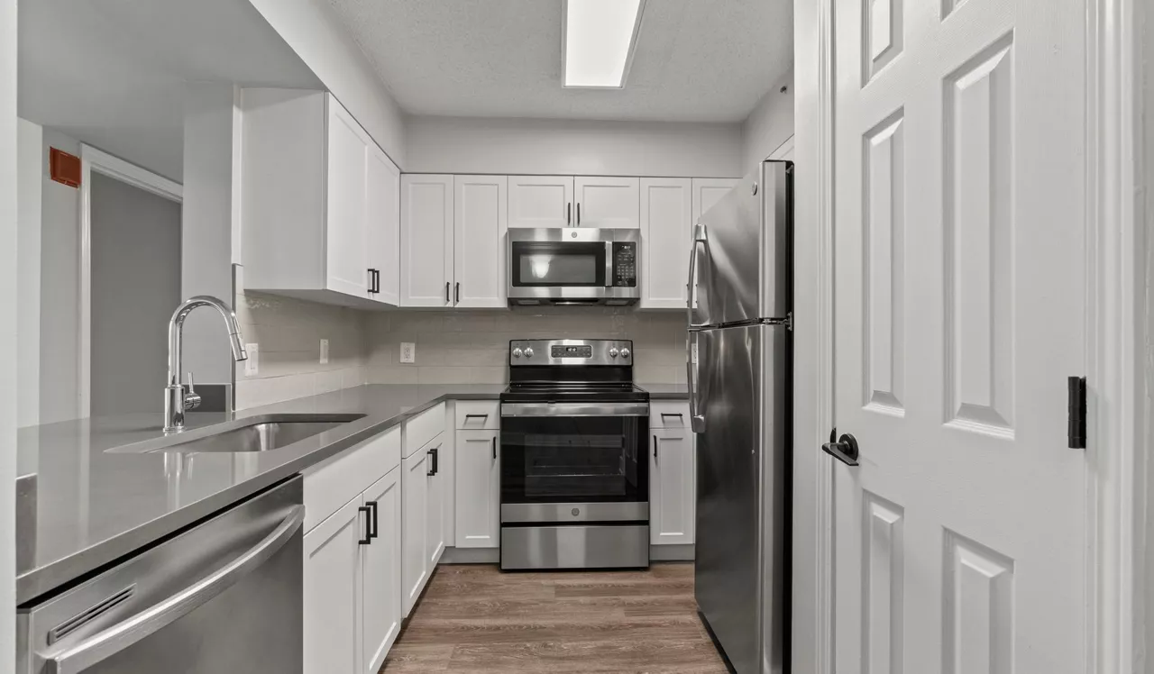 Huntington Gateway - Alexandria, VA - Kitchen