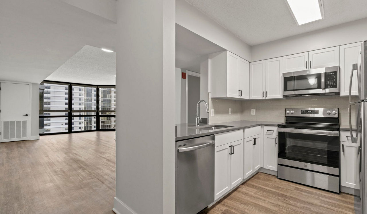Huntington Gateway - Alexandria, VA - Interior Kitchen