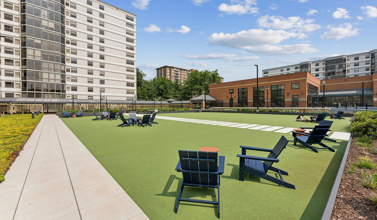Huntington Gateway - Alexandria, VA - courtyard