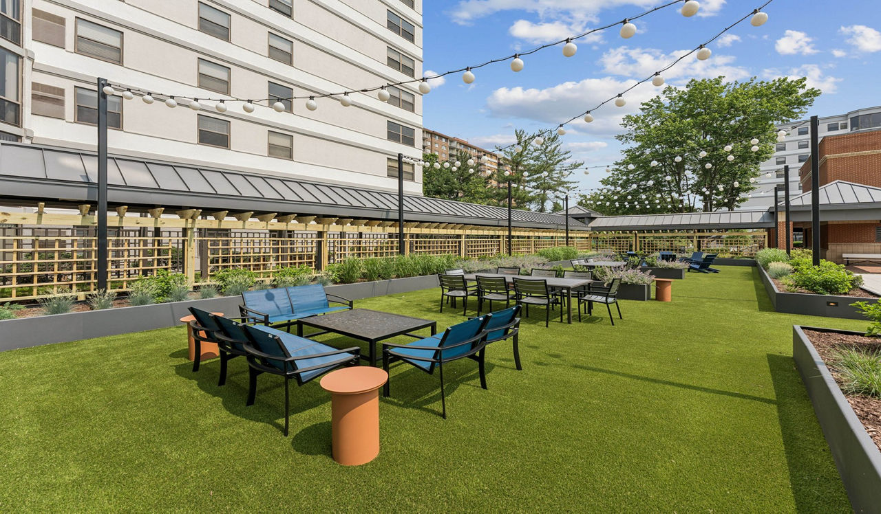 Huntington Gateway - Alexandria, VA - courtyard
