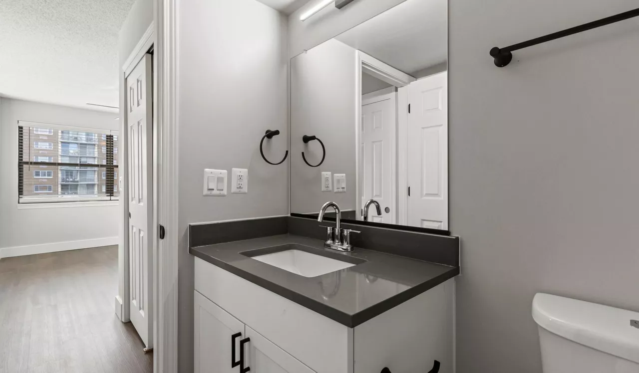 Huntington Gateway - Alexandria, VA - Bathroom