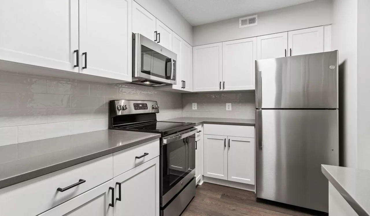 Huntington Gateway - Alexandria, VA - Bentley Kitchen