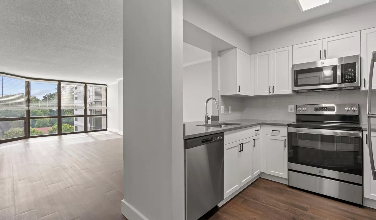 Huntington Gateway - Alexandria, VA - Kitchen