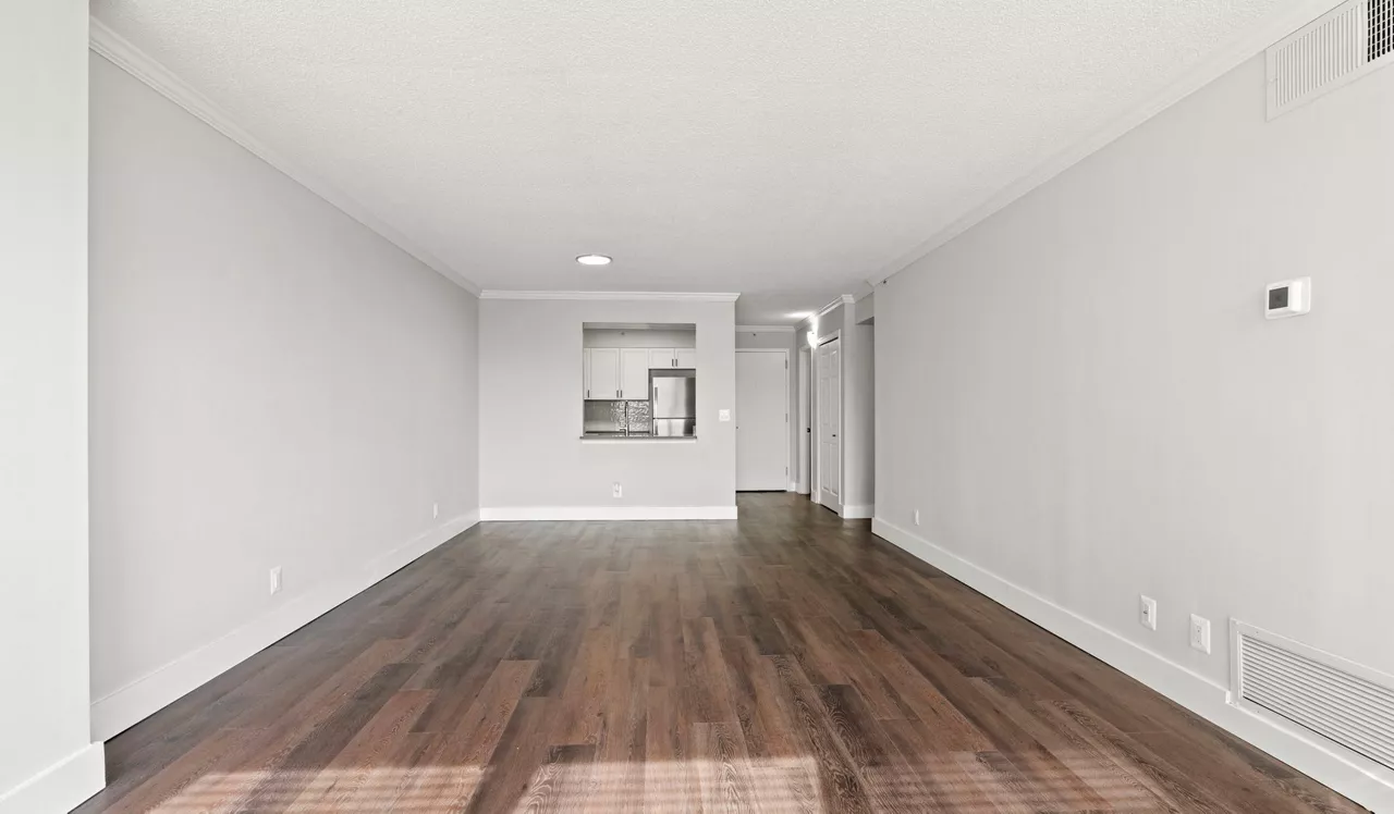 Huntington Gateway - Alexandria, VA - Living Room