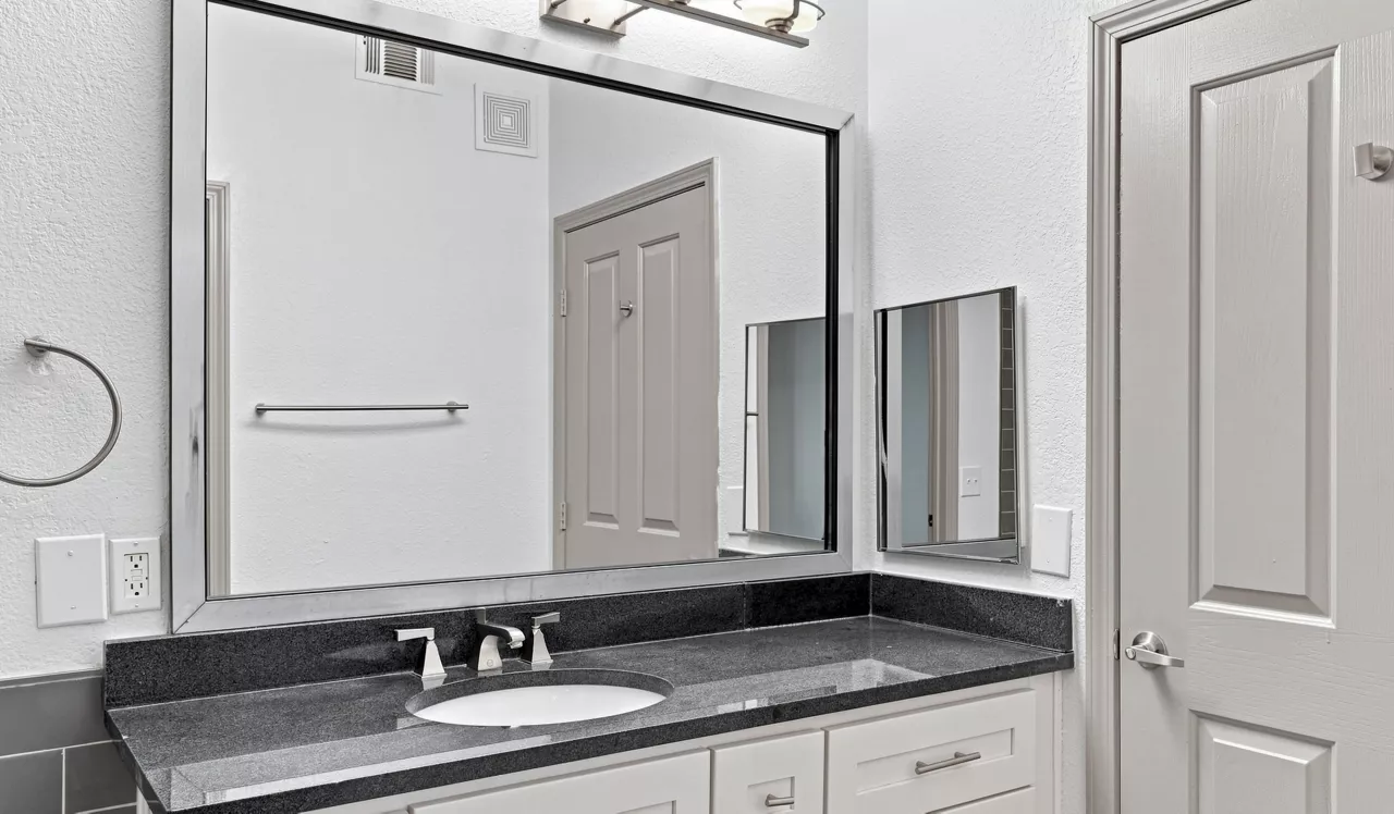 Lakeview at Gateway Park - Denver, CO - Bathroom