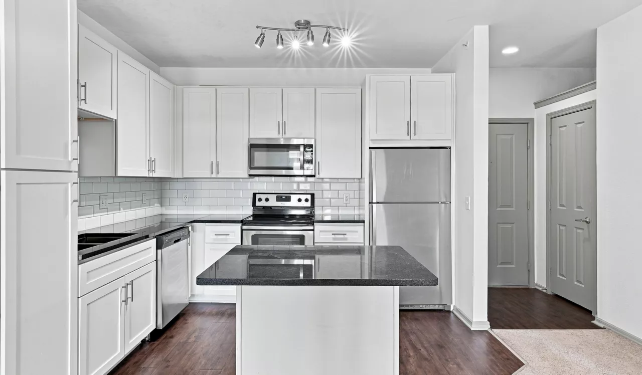 Lakeview at Gateway Park - Denver, CO - Kitchen