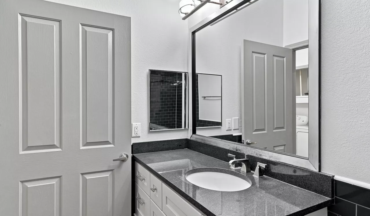 Lakeview at Gateway Park - Denver, CO - Bathroom