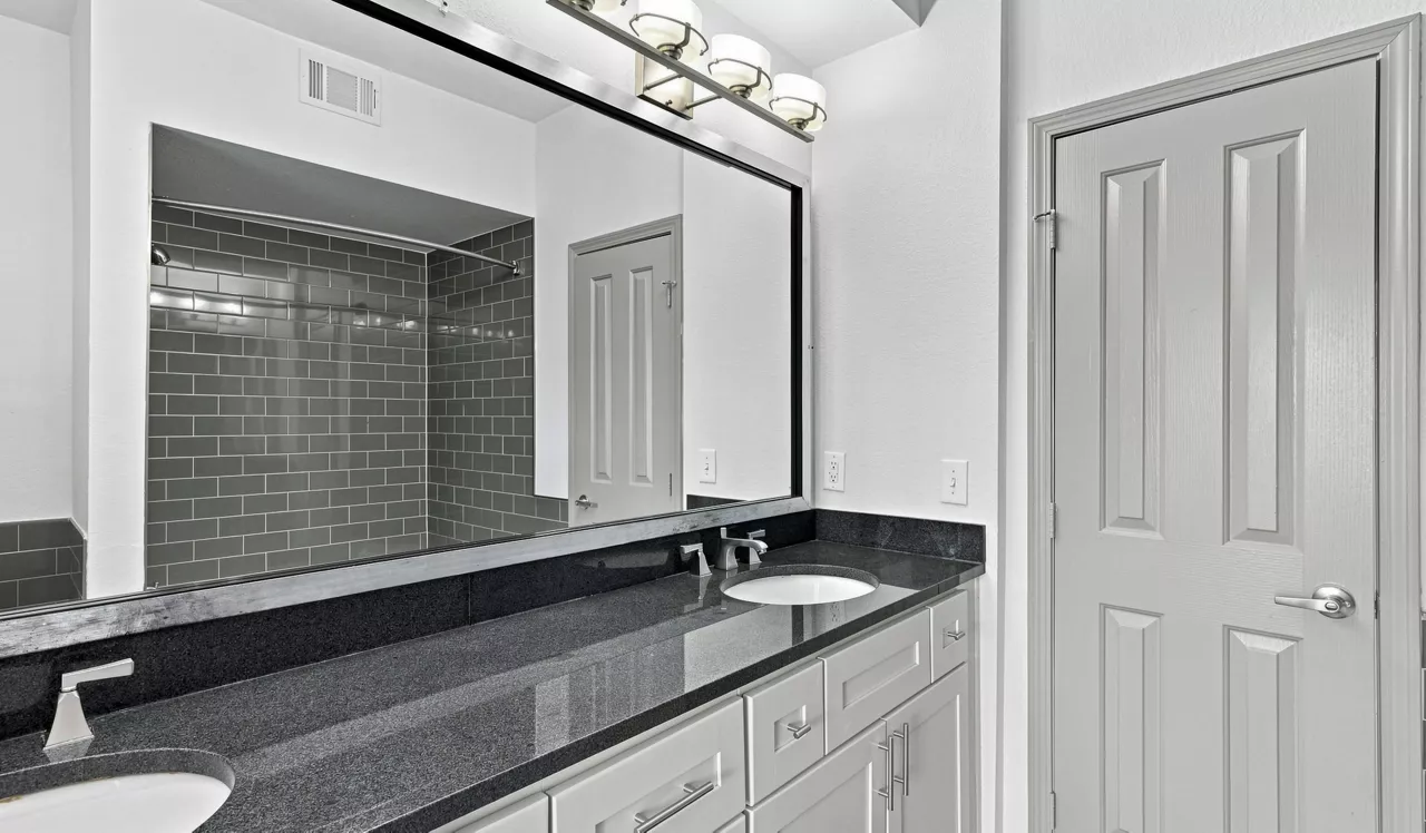 Lakeview at Gateway Park - Denver, CO - Bathroom