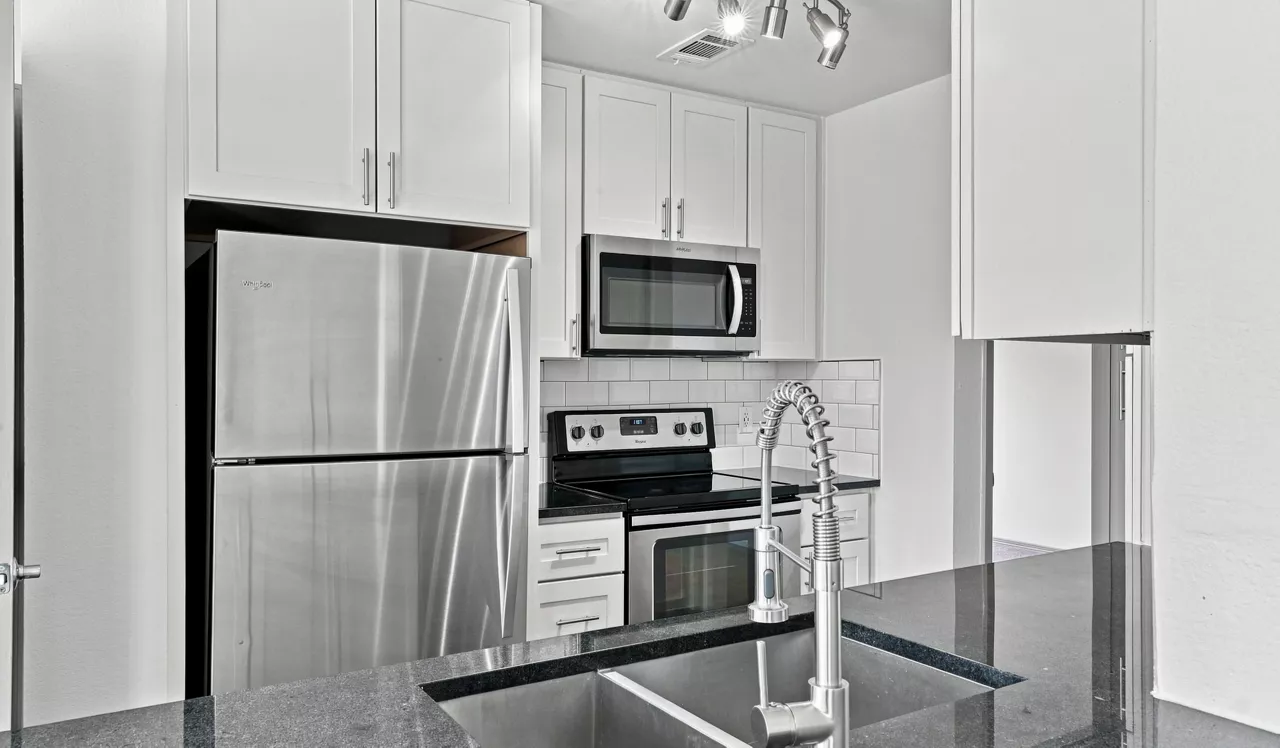 Lakeview at Gateway Park - Denver, CO - Kitchen