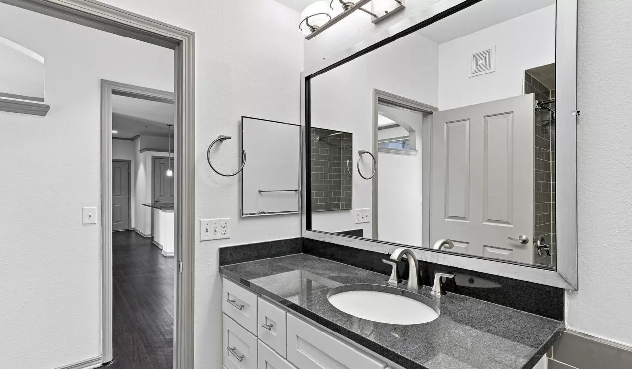 Lakeview at Gateway Park - Denver, CO - Bathroom