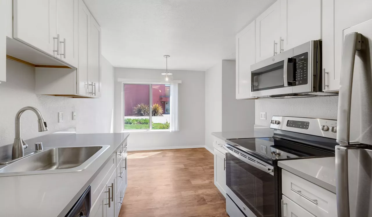Laurel Crossing - San Mateo, CA - Kitchen