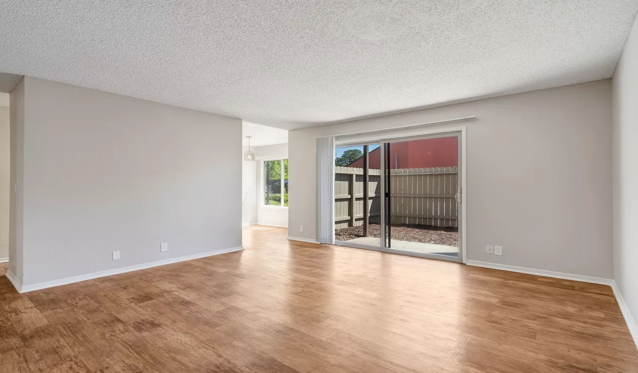 Laurel Crossing - San Mateo, CA - Living Room