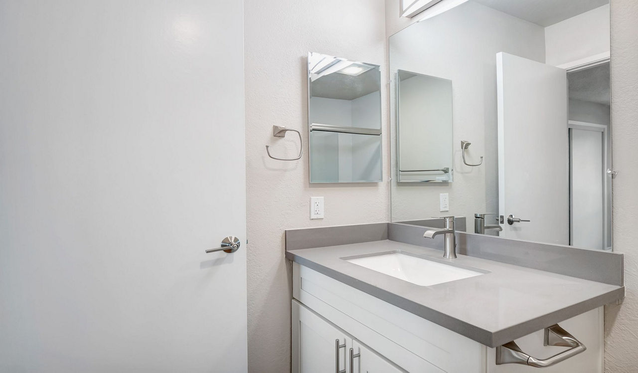 Laurel Crossing  - San Mateo, CA - bathroom