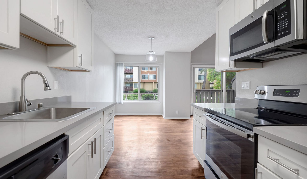 Laurel Crossing  - San Mateo, CA - Kitchen