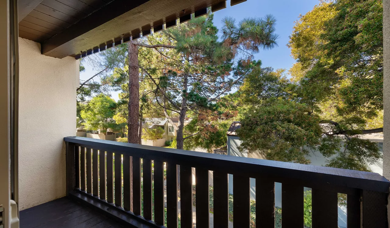 Laurel Crossing - San Mateo, CA - Balcony