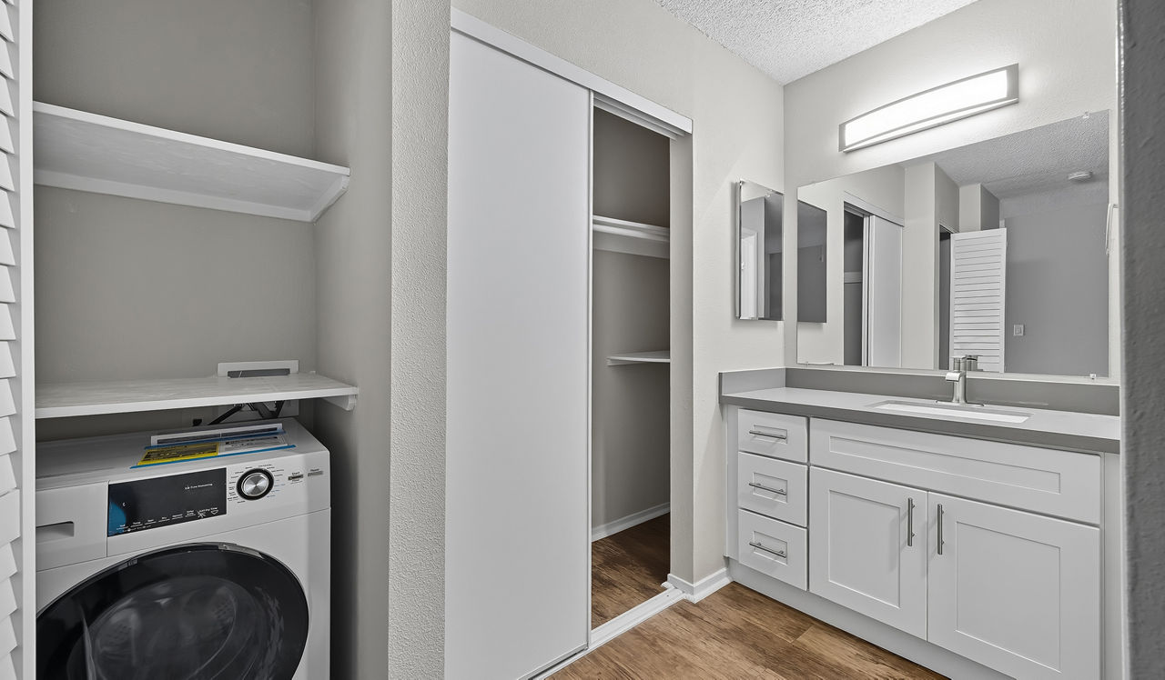 Laurel Crossing - San Mateo, CA - bathroom