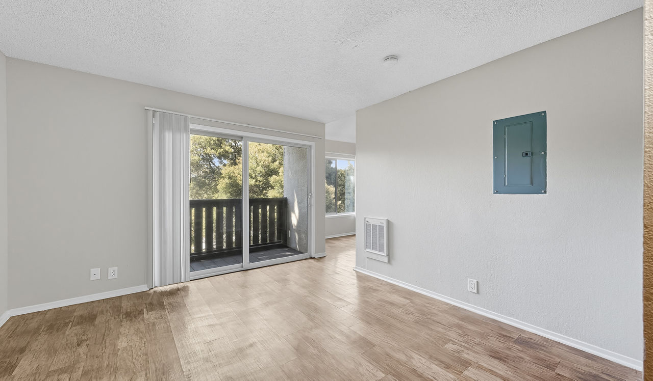 Laurel Crossing - San Mateo, CA - living