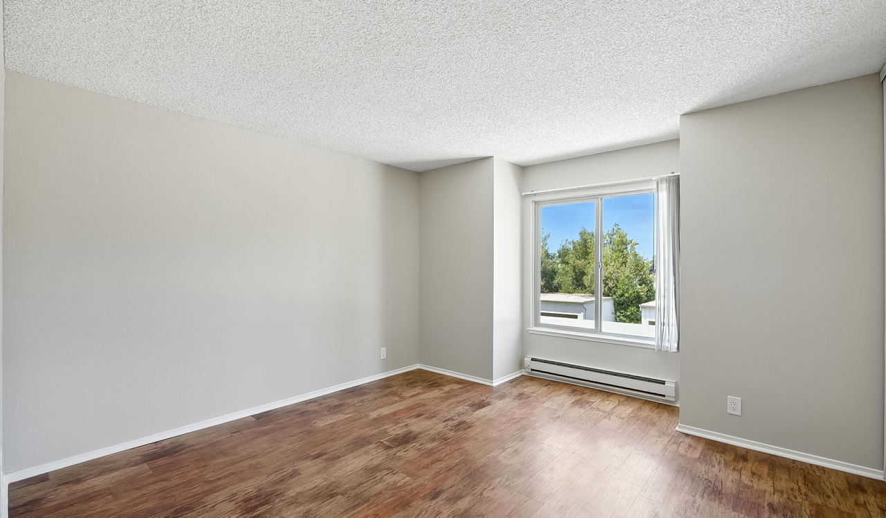 Laurel Crossing - San Mateo, CA - Bedroom