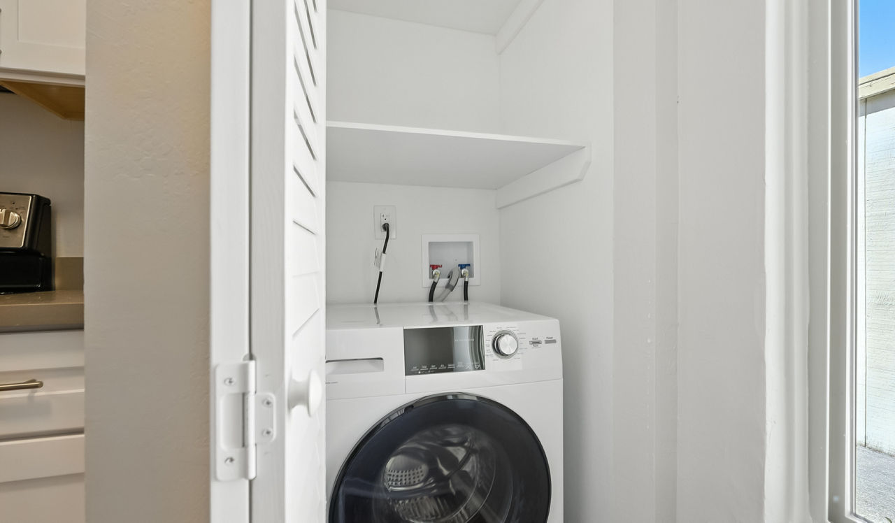 Laurel Crossing - San Mateo, CA - Laundry