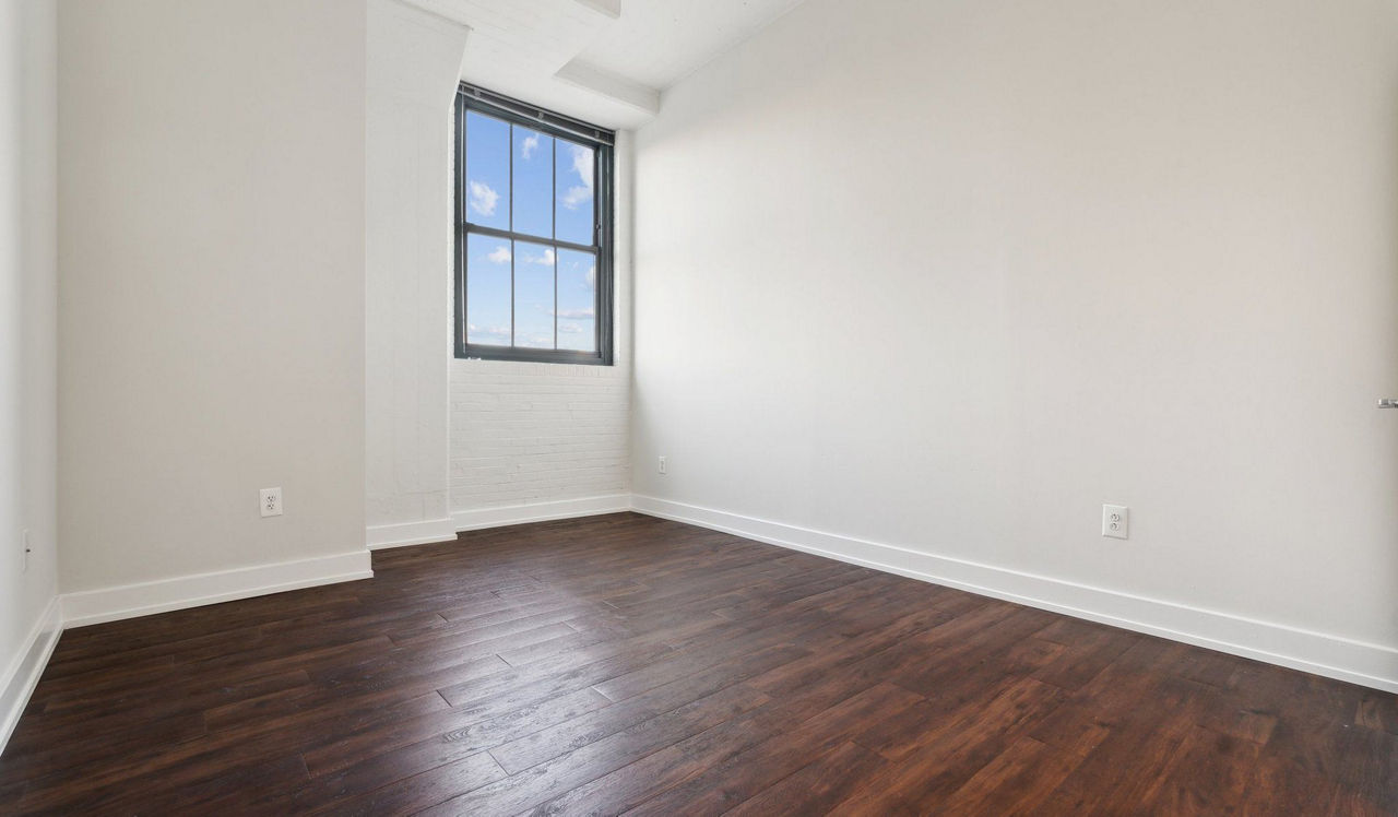 Left Bank - Philly PA - bedroom