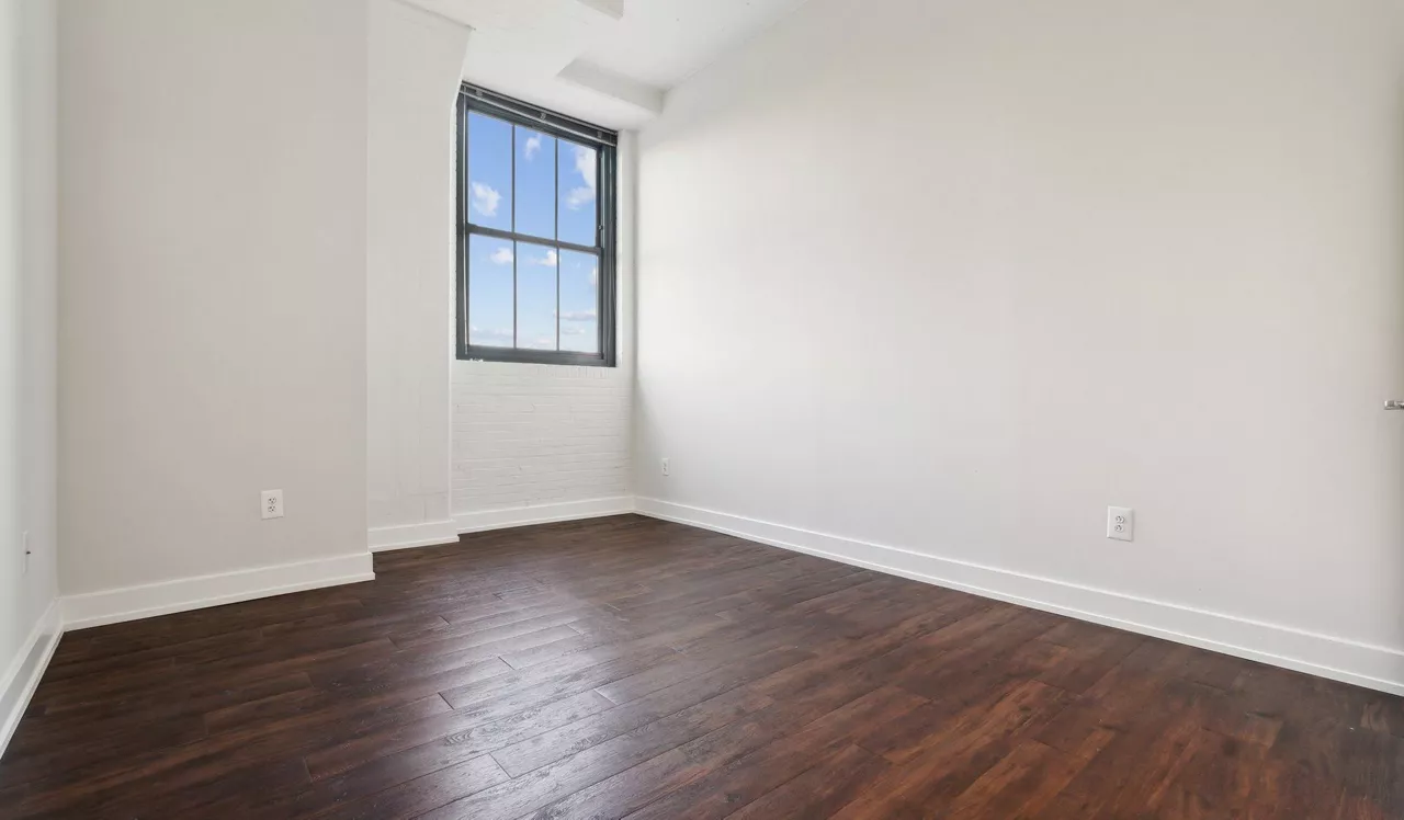 Left Bank - Philly PA - bedroom