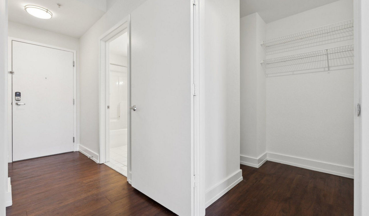 Left Bank - Philly PA - Closet