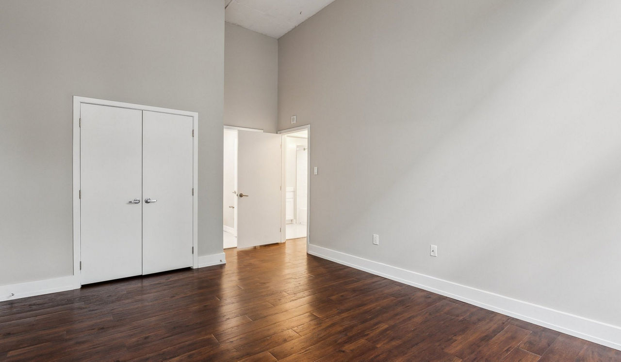 Locust on the Park - Philadelphia, PA - Bedroom