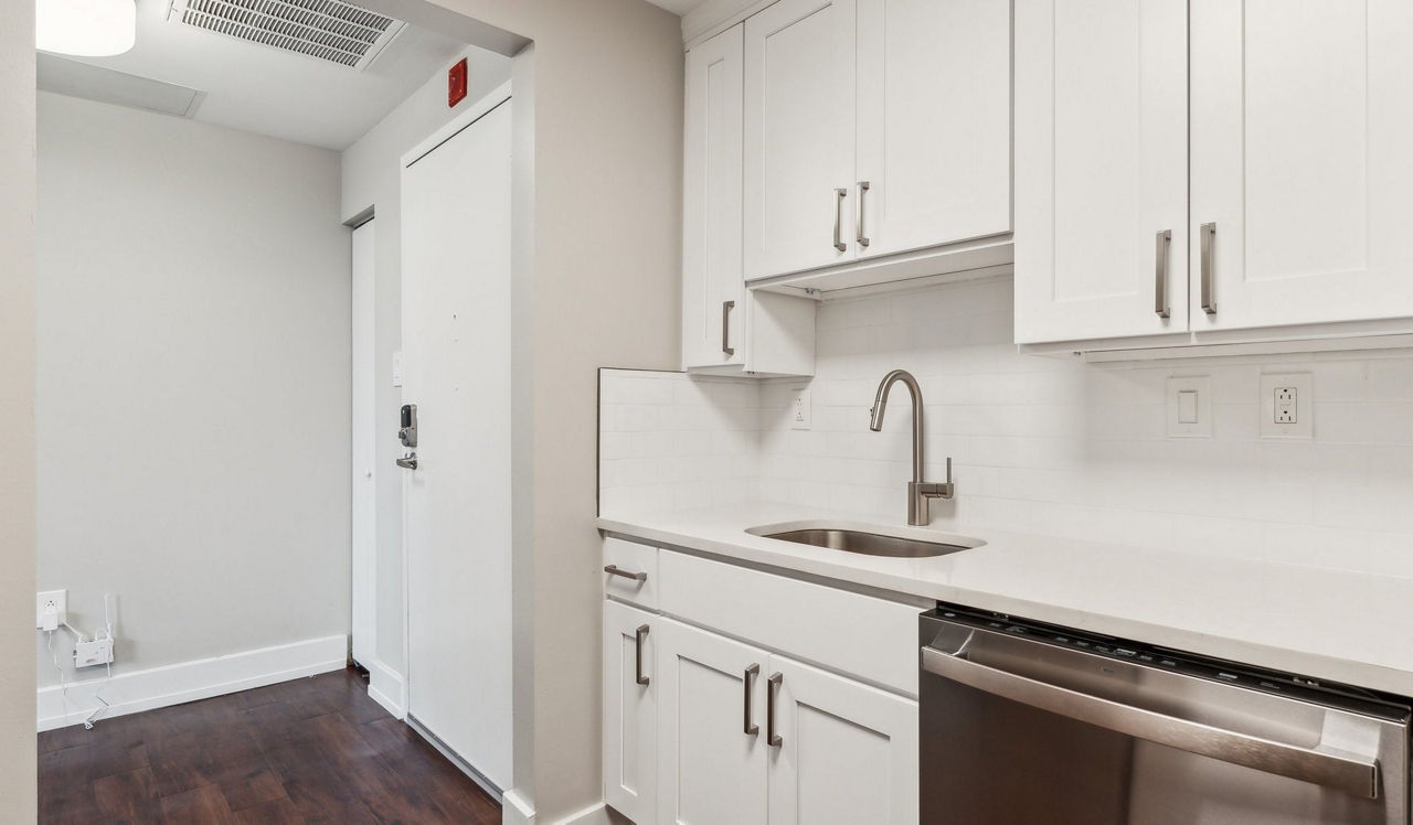 Locust on the Park - Philadelphia, PA - Kitchen