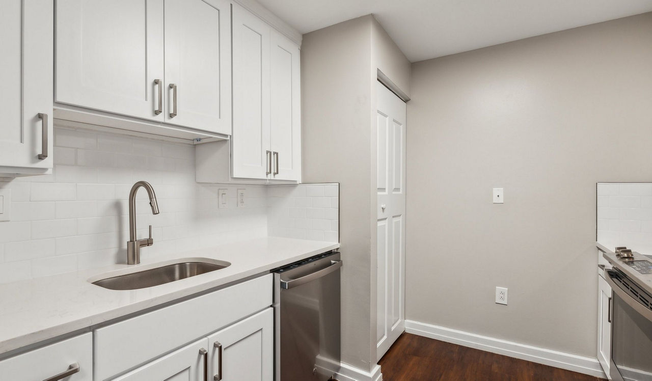 Locust on the Park - Philadelphia, PA - Kitchen